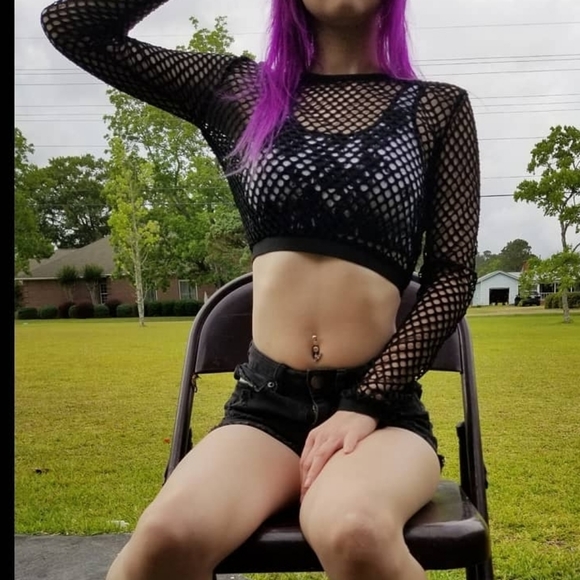 Small Mesh crop top - Picture 2 of 5